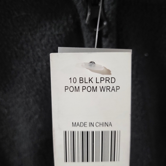 Le Moda FLEECE faux fur pom pom  Wrap OSFM - Picture 4 of 4